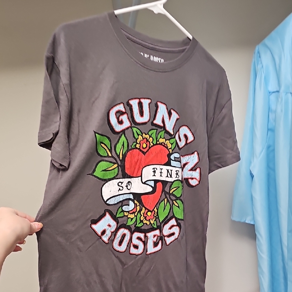 Womens Brand New Without Tags Guns N' Roses Graphic T-Shirt